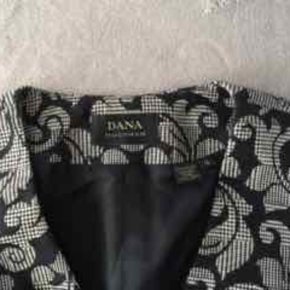 DANA BUCHMAN BLACK & WHITE THREE BUTTON VEST - Picture 5 of 5